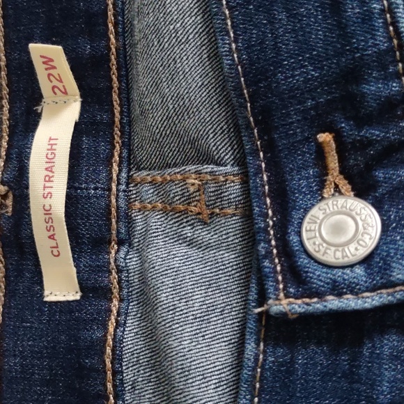 NWT Levi's 22W Classic Straight Jeans - Picture 4 of 16